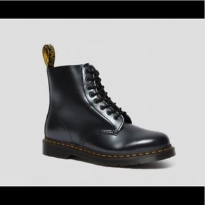 Dr. Marten’s 1460 Pascal Black Chroma Silver Boots Brand New In Box